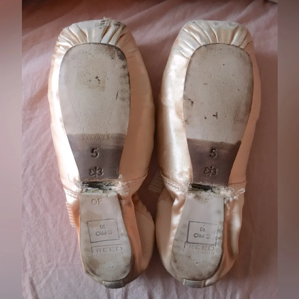 Freed Pointe Shoes. - Picture 3 of 3